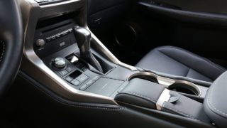 Lexus nx 300h belső