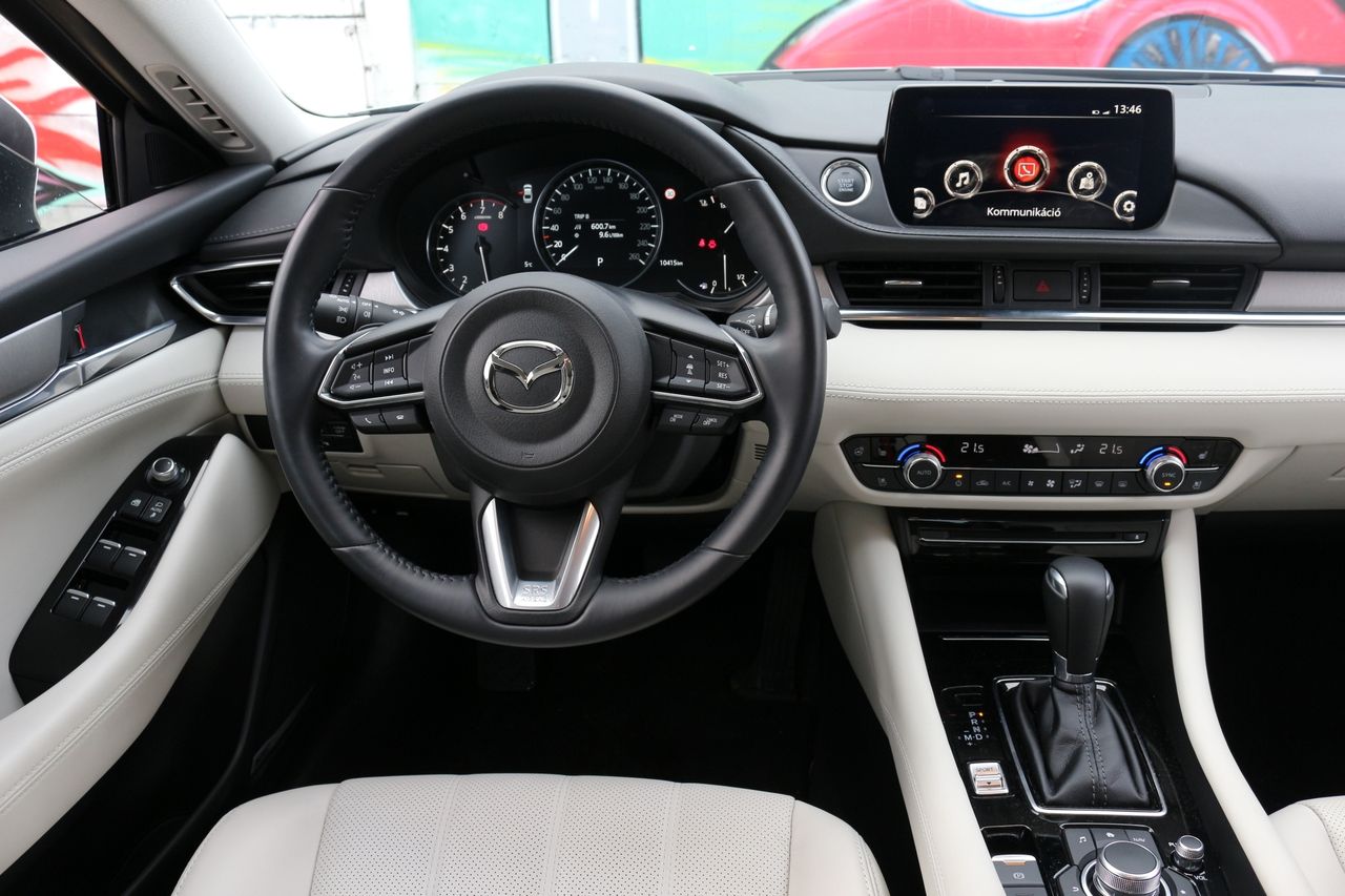 Mazda6 belső