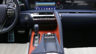 Lexus LC500 belső