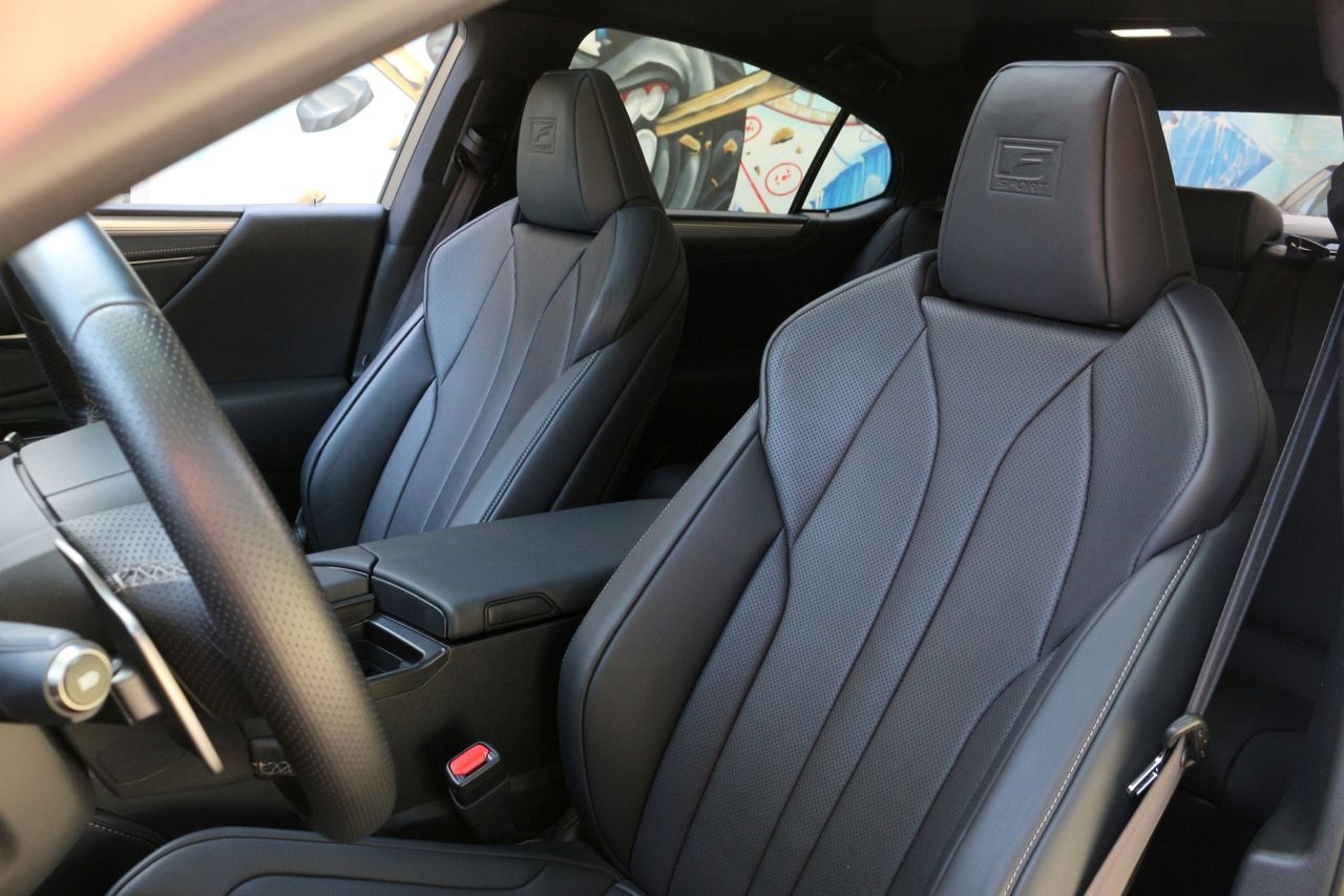 Lexus ES 300h belső