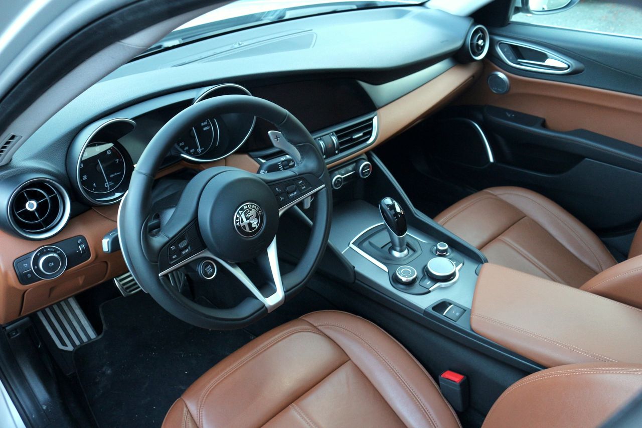Alfa Romeo Giulia belső