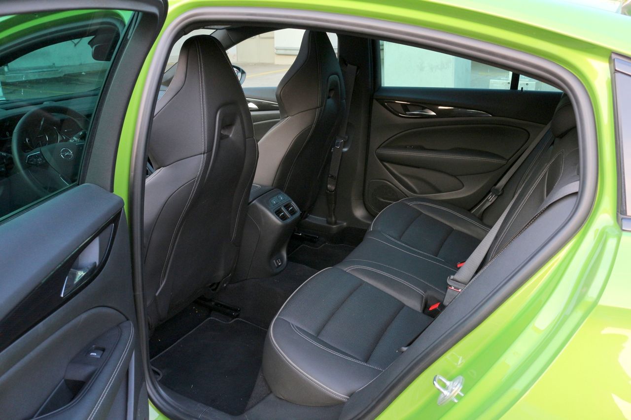 Opel Insignia GSi belső