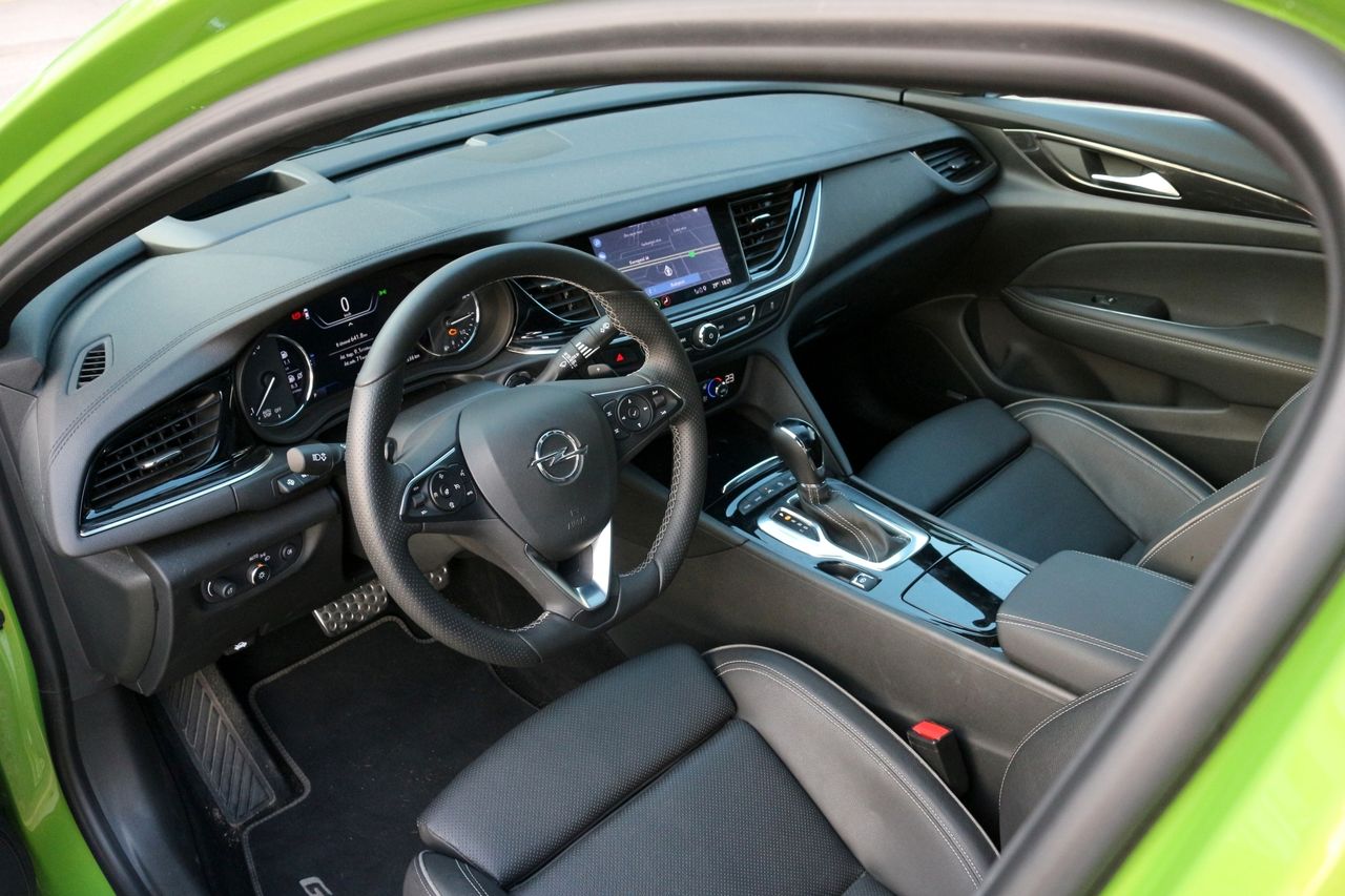 Opel Insignia GSi belső