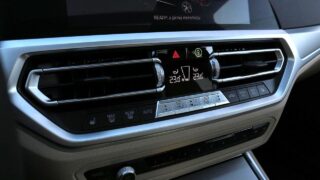 BMW 330E Touring belső
