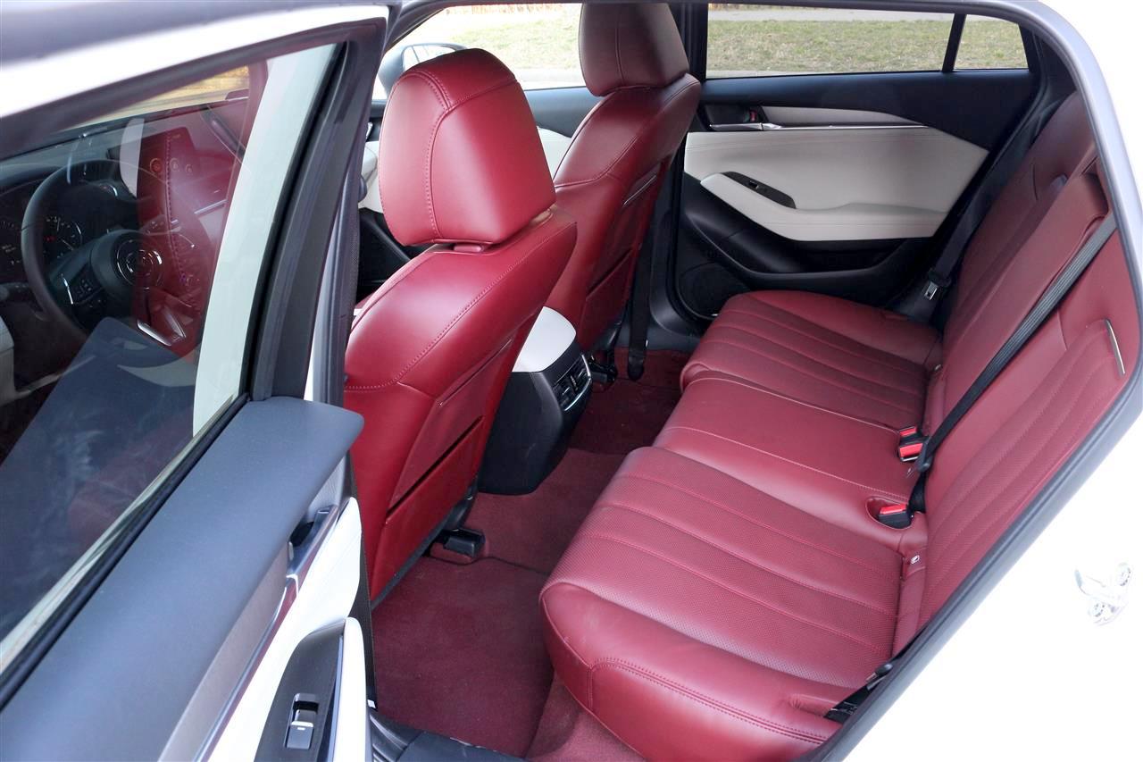 Mazda6 Edition-100 belső