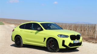sárga BMW X4 M Competition
