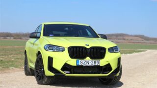 sárga BMW X4 M Competition elölről