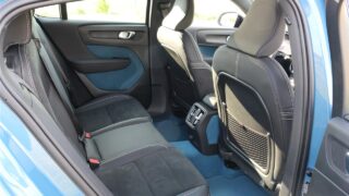 Volvo C40 hátsó helykínálat