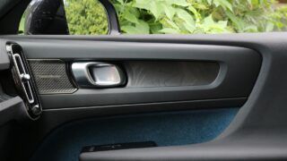 Volvo C40 ajtó belülről