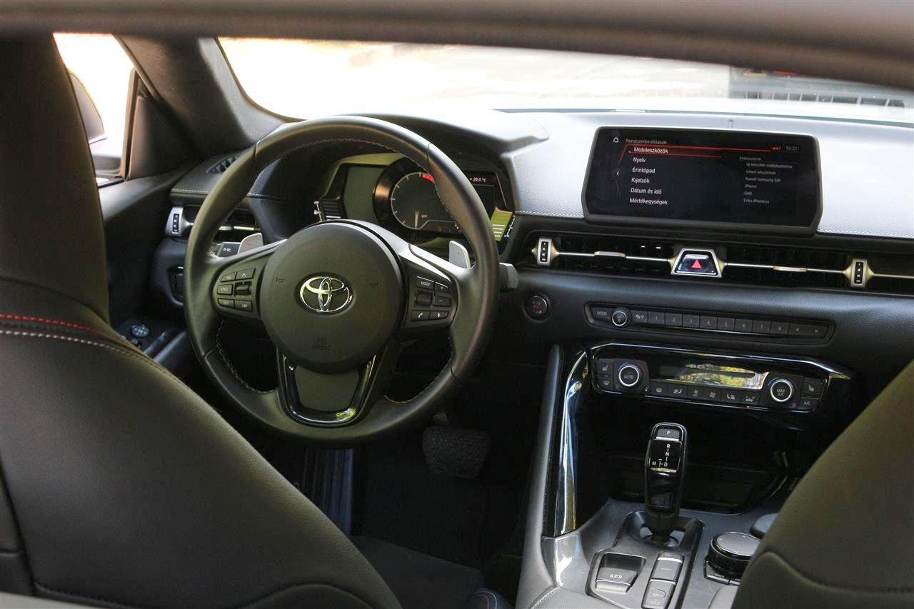 Toyota Supra belső
