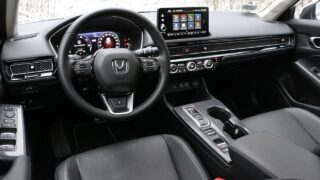 Honda Civic eHEV belső