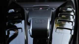 Mercedes AMG GT közép konzol