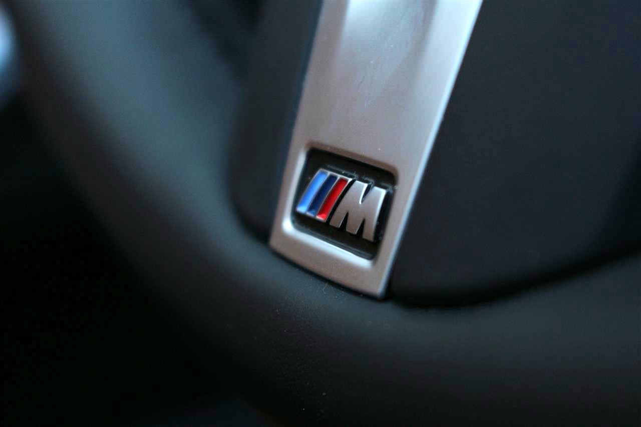 BMW 330i M Sport kormány