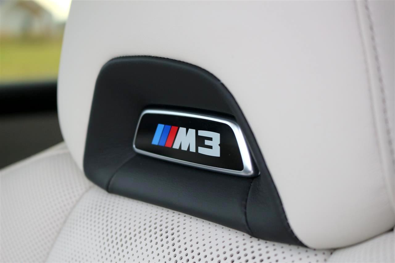 BMW M3 Competition fejtámla