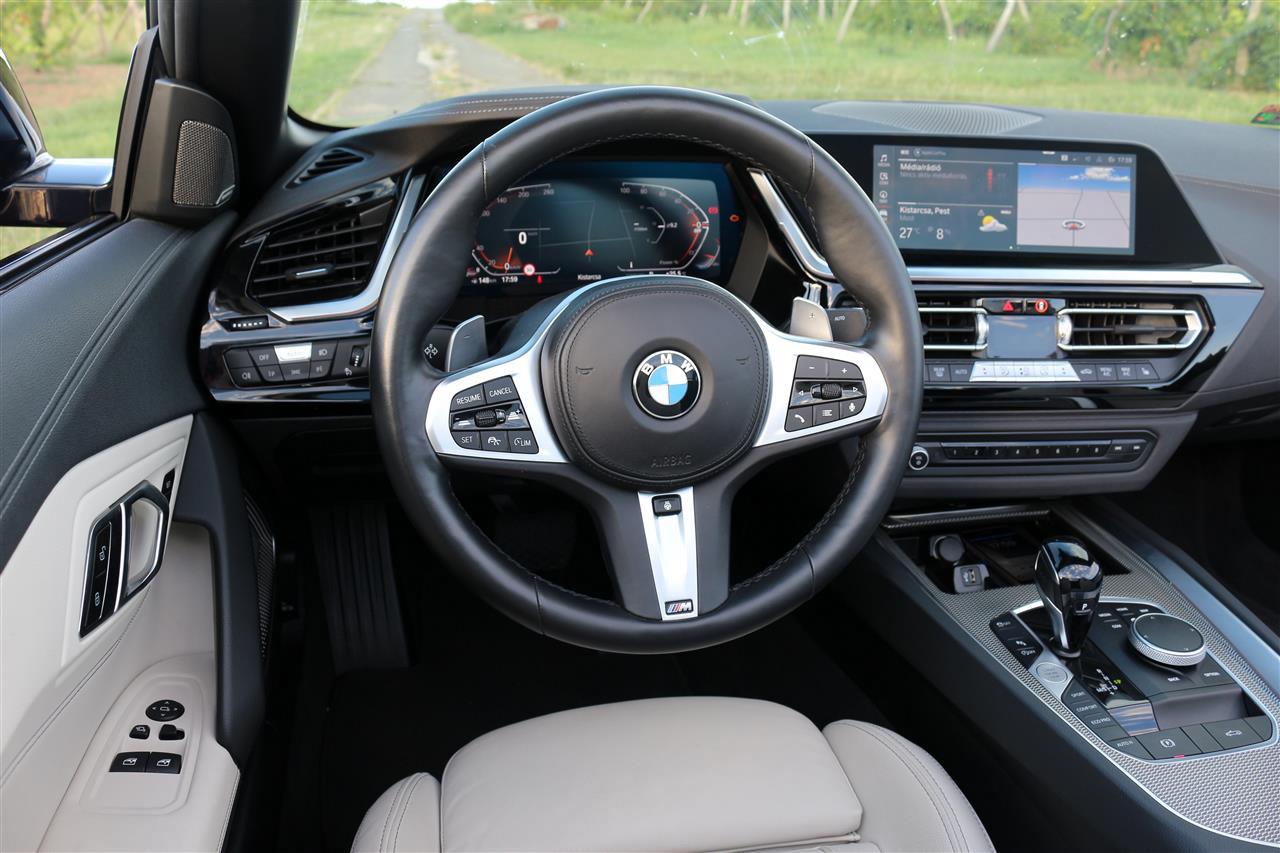 BMW Z4 30i belső