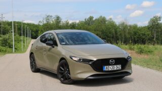 Mazda3 e-Skyactiv X 186