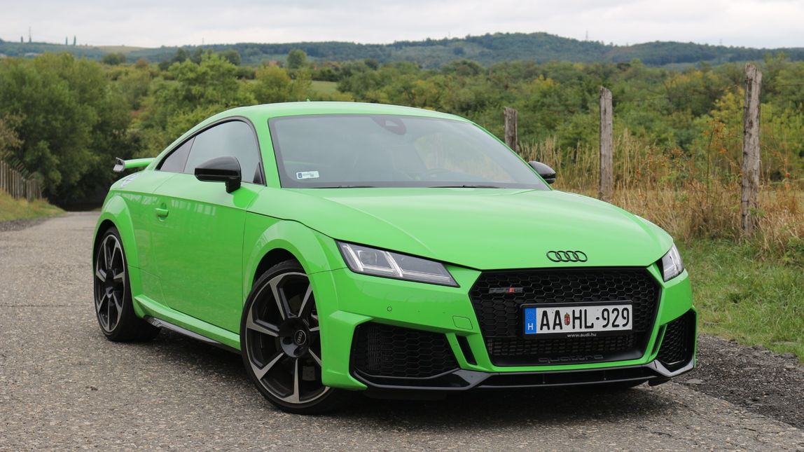 neonzöld Audi TT RS