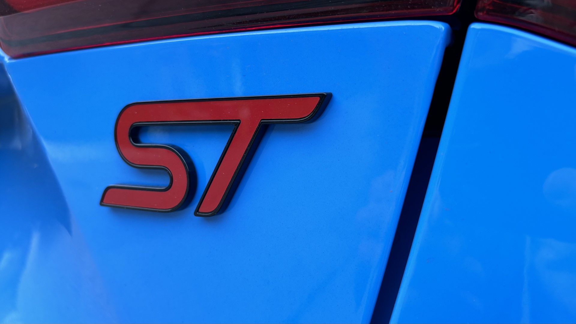 Focus ST Logo