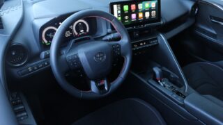 Toyota C-HR PHEV belső