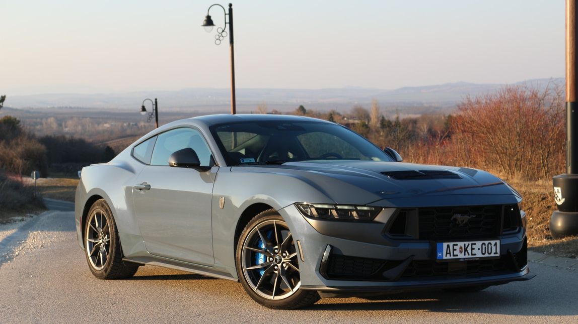 Ford Mustang Dark Horse
