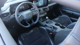 Ford Mustang Dark Horse belső