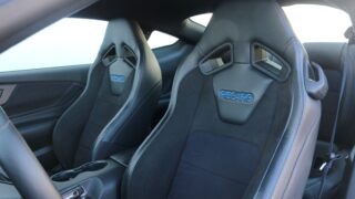 Ford Mustang Dark Horse belső