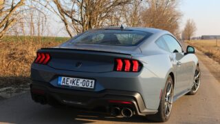 Ford Mustang Dark Horse