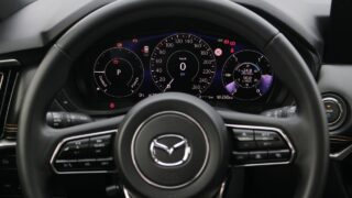 Mazda CX-80 PHEV műszerfal