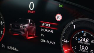 Mazda CX-80 PHEV műszerfal