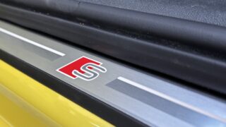 Audi A3 Allstreet küszöb